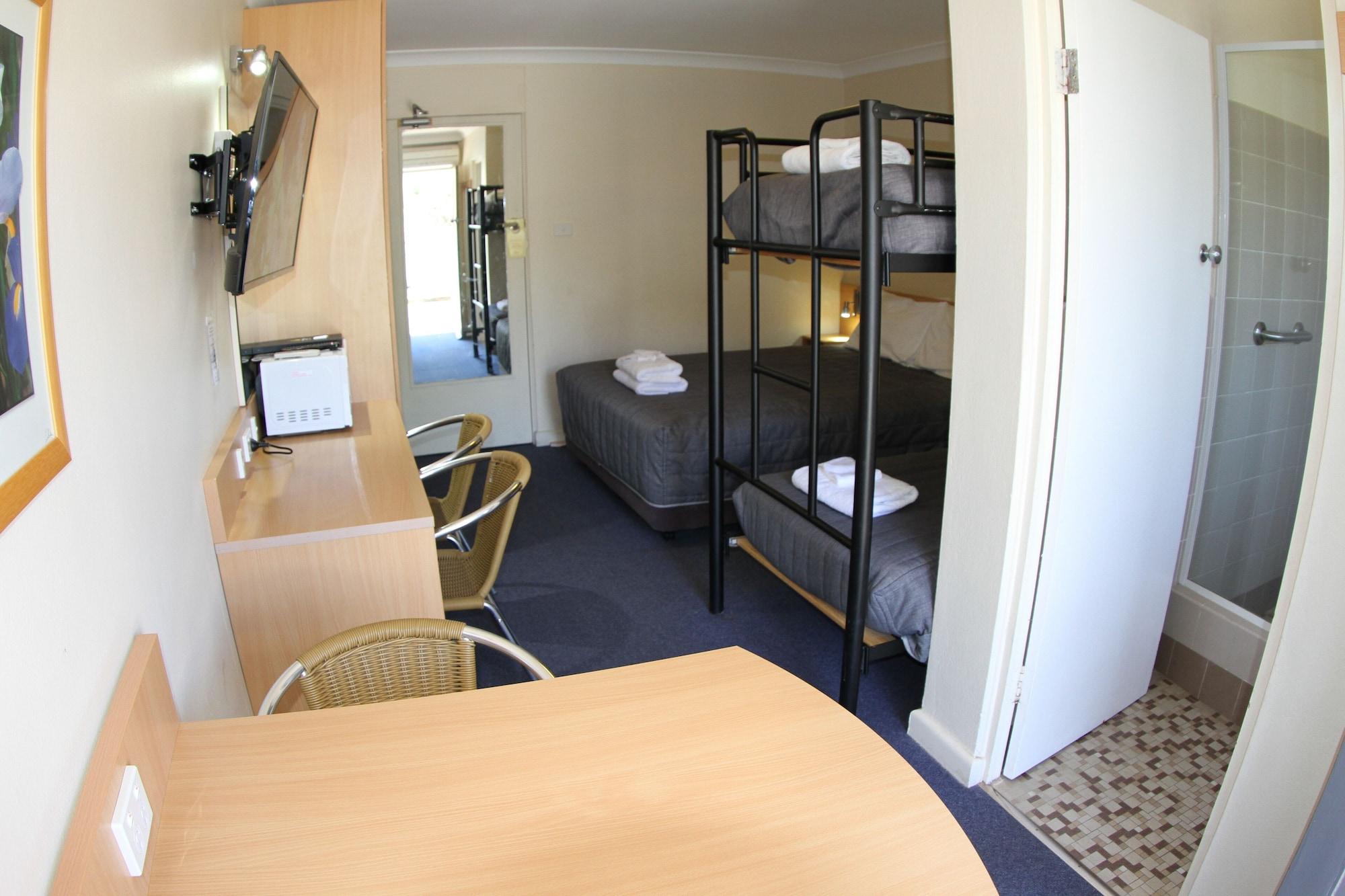 Townhouse Motel Cowra Extérieur photo