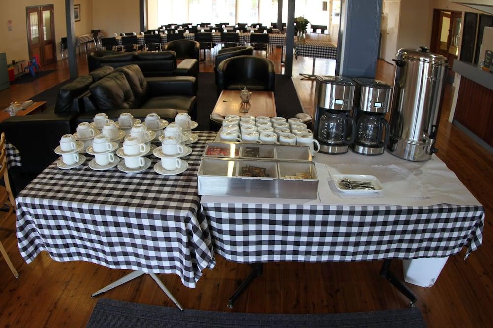 Townhouse Motel Cowra Extérieur photo