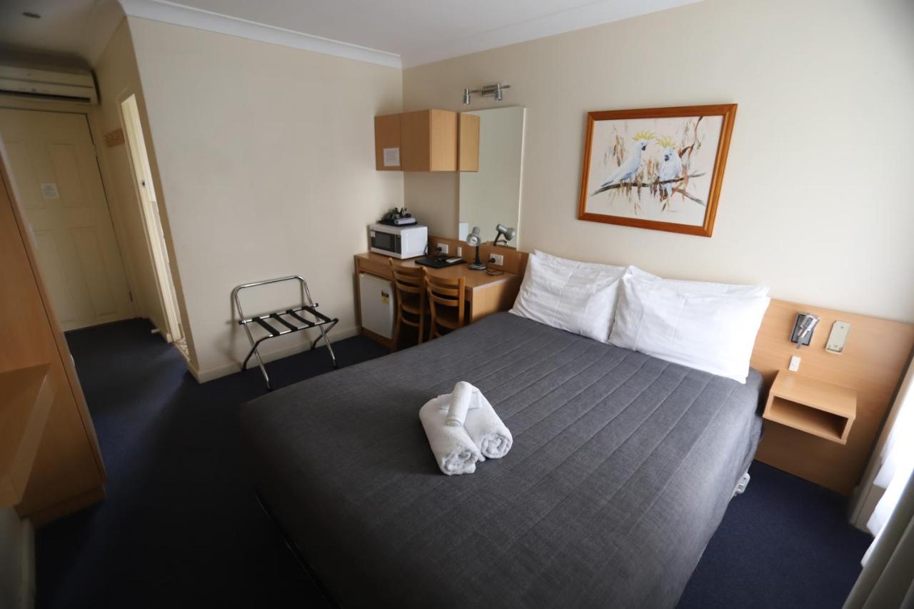 Townhouse Motel Cowra Extérieur photo