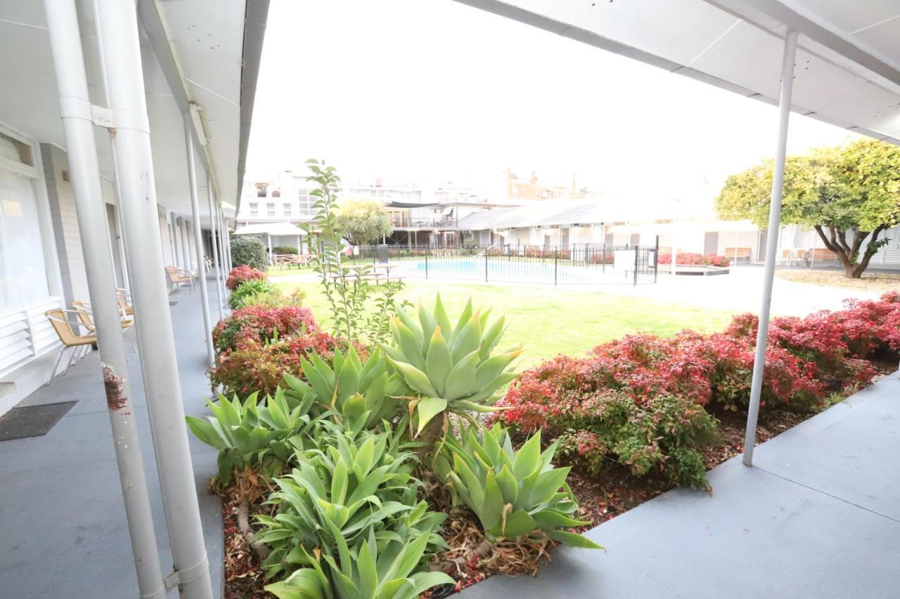 Townhouse Motel Cowra Extérieur photo