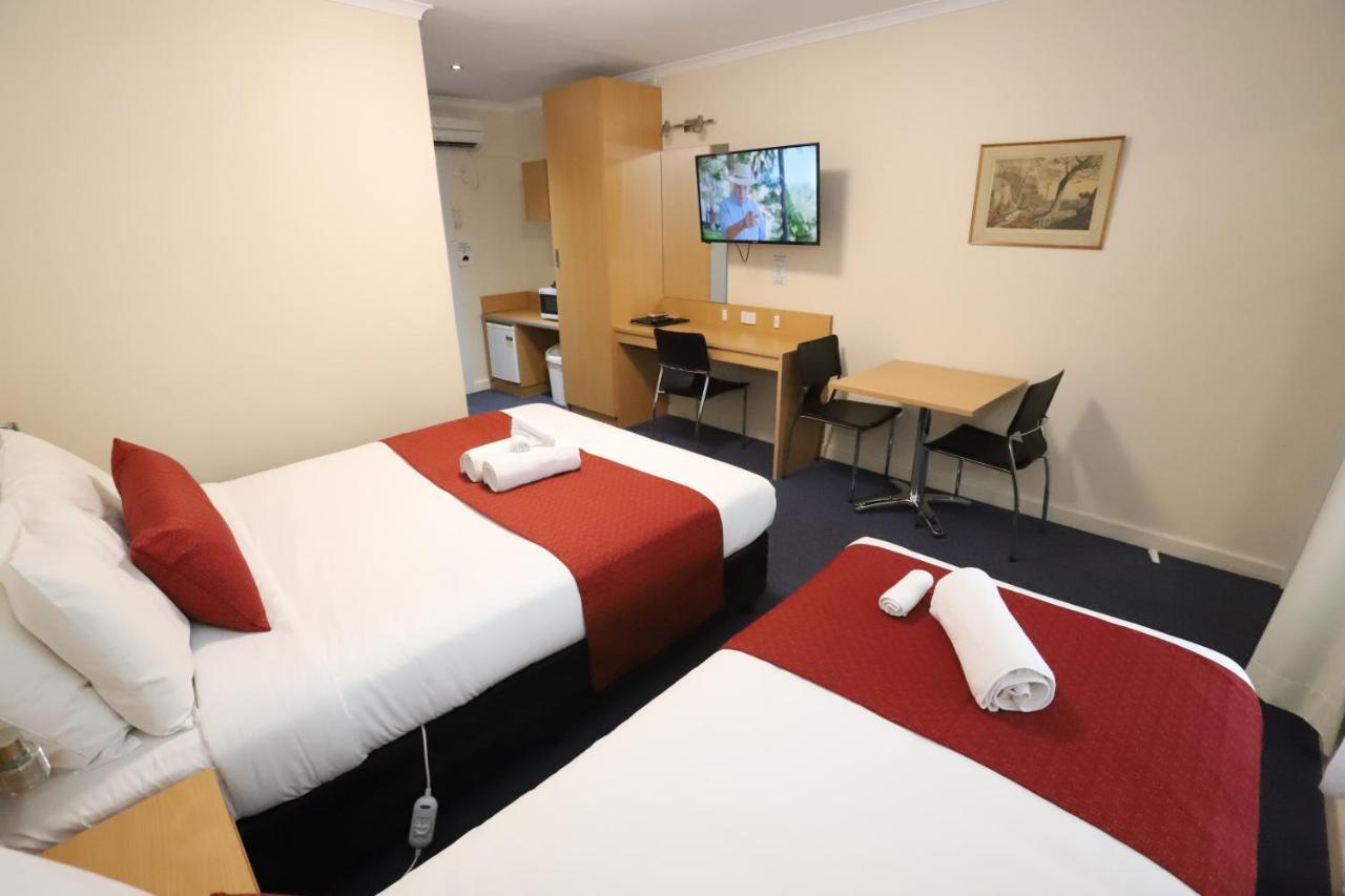 Townhouse Motel Cowra Extérieur photo