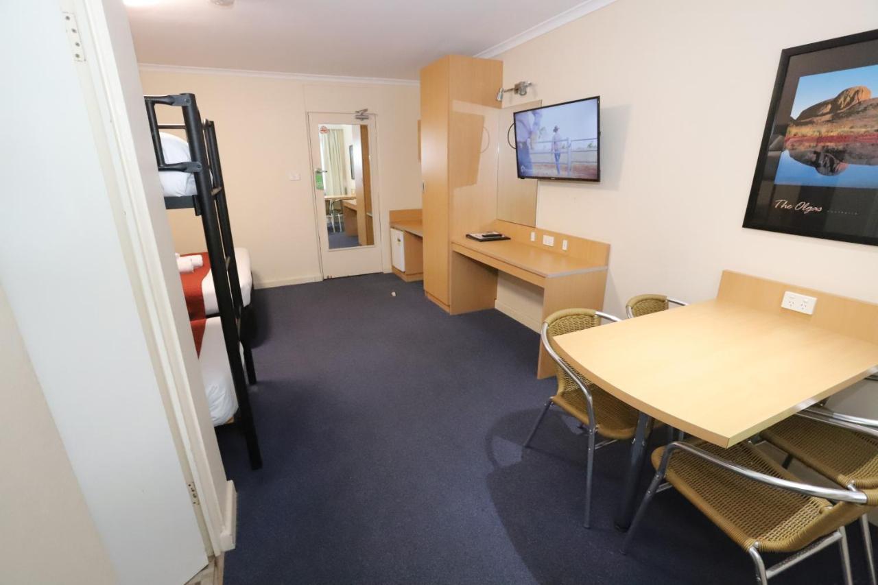 Townhouse Motel Cowra Extérieur photo