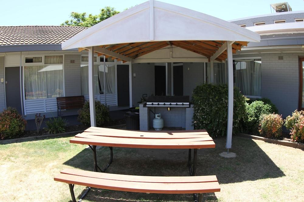 Townhouse Motel Cowra Extérieur photo