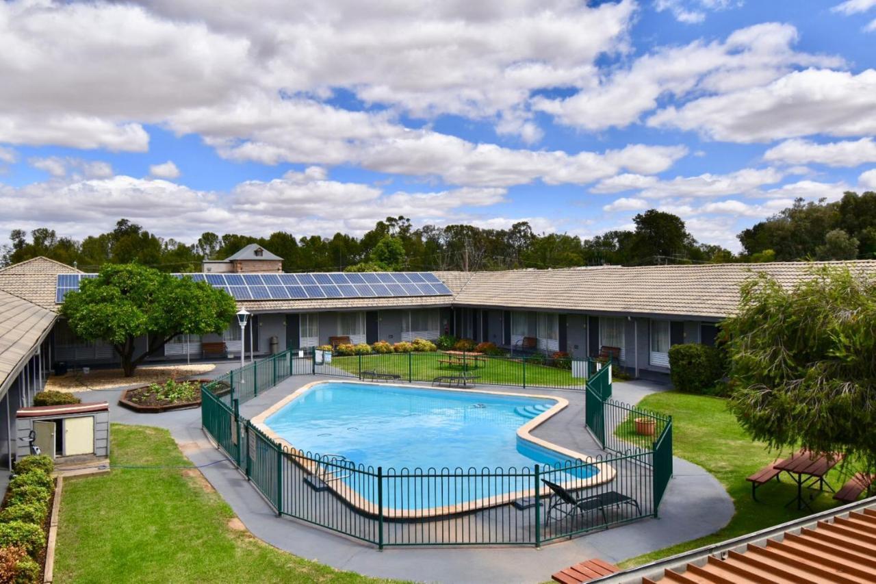 Townhouse Motel Cowra Extérieur photo