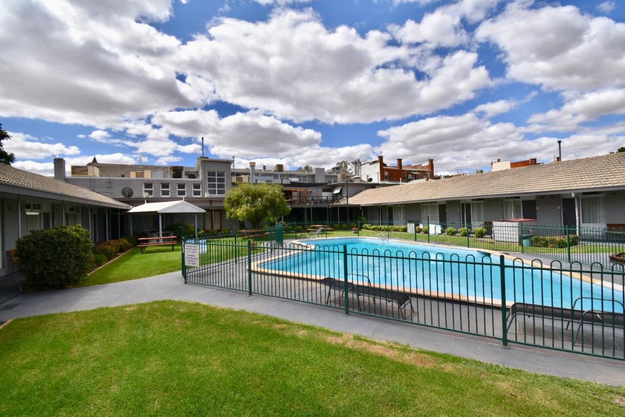 Townhouse Motel Cowra Extérieur photo
